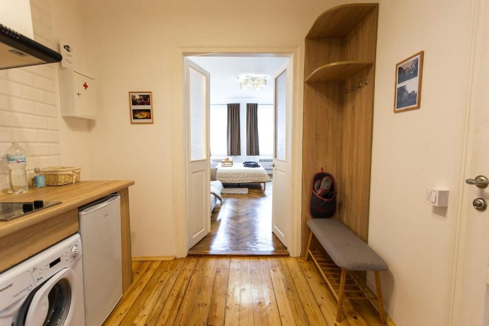 Peaceful: Luxury studio on Rynok Square (quiet) Apartment in Lviv