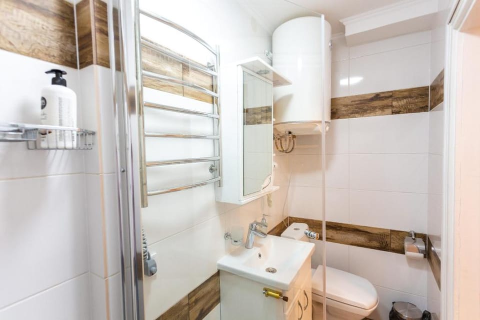 Peaceful: Luxury studio on Rynok Square (quiet) Apartment in Lviv