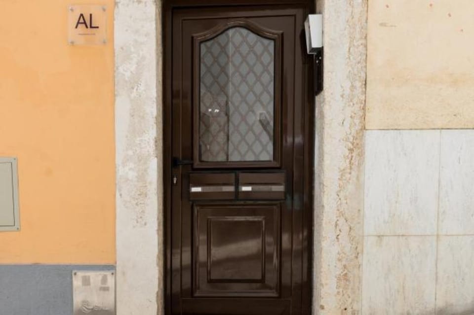 Spacious Duplex With Amazing Patio, by Timecooler Apartment in Lisbon