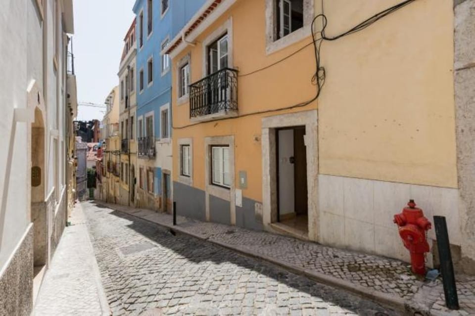 Spacious Duplex With Amazing Patio, by Timecooler Apartment in Lisbon