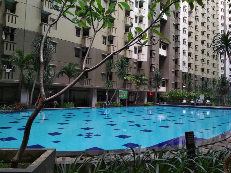 Stylish & Strategic 2BR at Gateway Ahmad Yani Cicadas Apartment near Mall By Travelio Apartment in Bandung