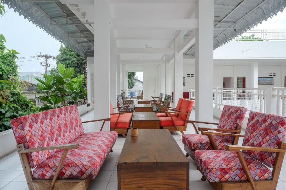 RedDoorz Plus near UMS Solo Hotel in Special Region of Yogyakarta