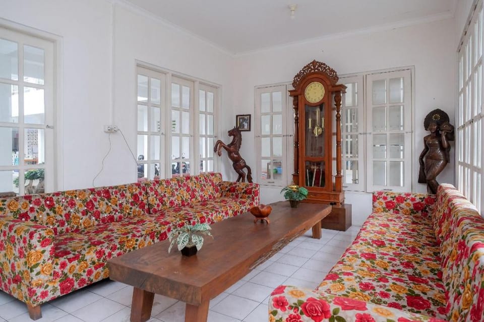 RedDoorz Plus near UMS Solo Hotel in Special Region of Yogyakarta