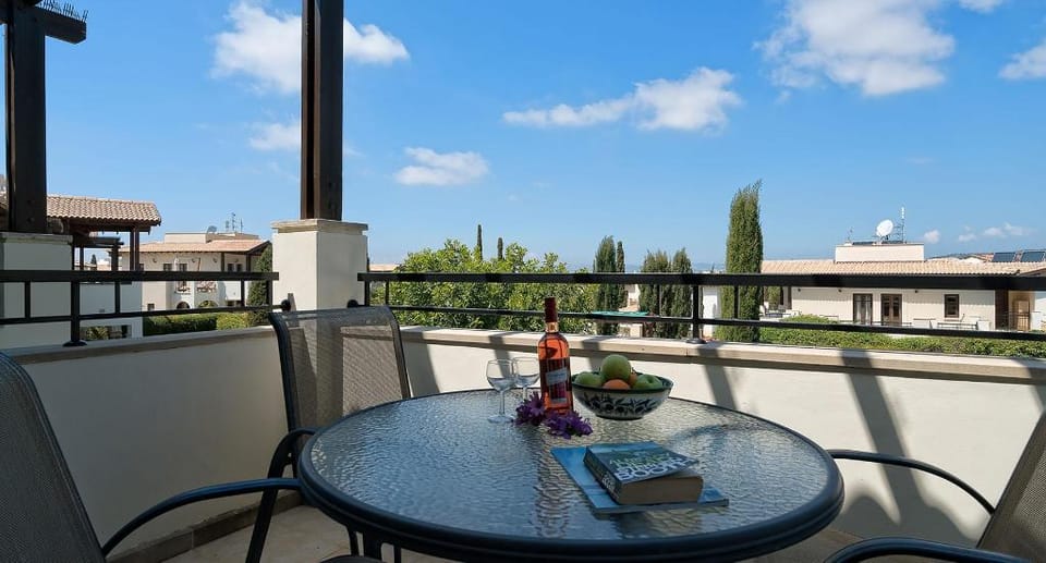 Apartment 'DC11' - first floor with communal pool, Helios Heights in heart of Aphrodite Hills Resort Apartment in Kouklia