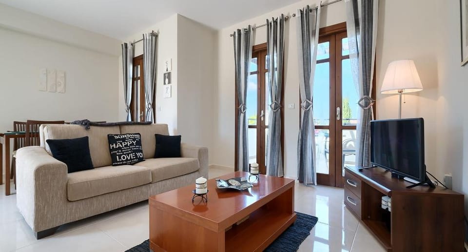 Apartment 'DC11' - first floor with communal pool, Helios Heights in heart of Aphrodite Hills Resort Apartment in Kouklia