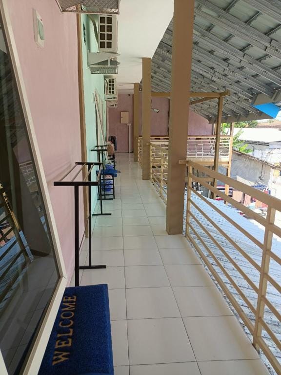 OYO 91238 Sky In Homestay Syariah Hotel in East Java