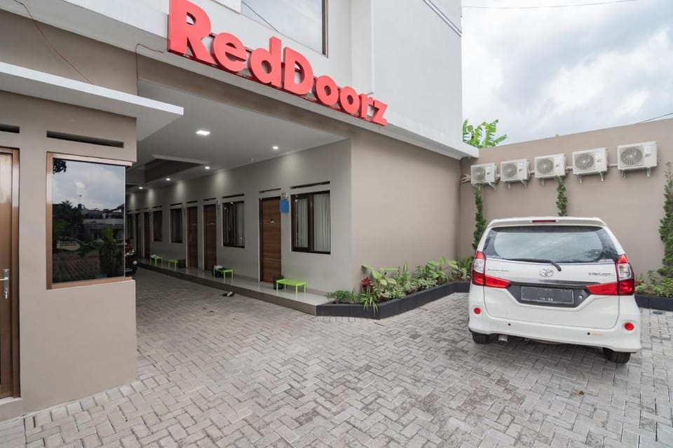 RedDoorz Syariah @ Boemi Guesthouse Tasikmalaya Hotel in Indonesia