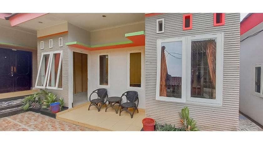 Hotel Sri Indrawati Puncak Mitra RedDoorz Hotel in Cisarua