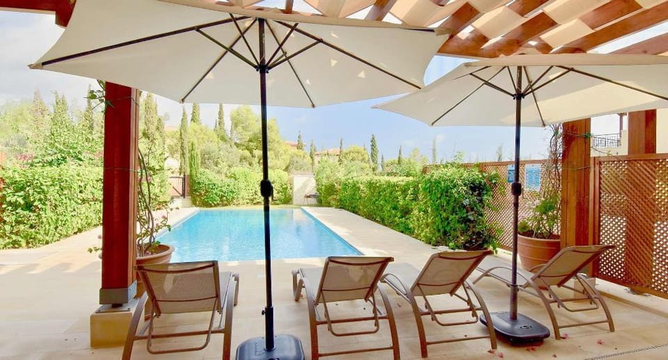 Modern ground floor apartment with private pool 'AT02' on Alexander Heights, Aphrodite Hills Resort Apartment in Kouklia