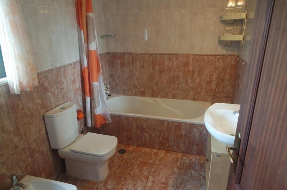 J 05 - Bedroom 5 in Casa do Farol Apartment in Lagos