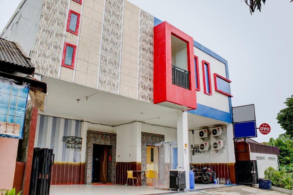 OYO 3855 Homestay Semata Wayang Syariah Hotel in Indonesia