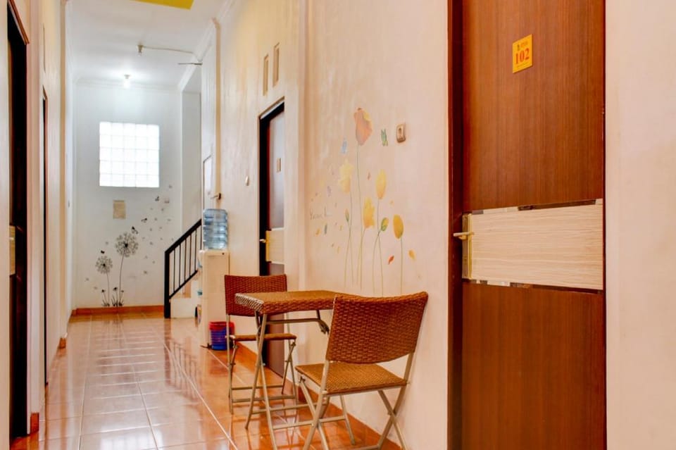 OYO 3855 Homestay Semata Wayang Syariah Hotel in Indonesia
