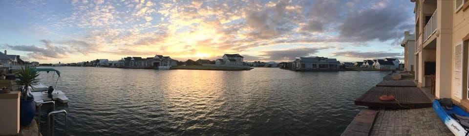 La Caribe 58, Waterfront View, Marina Martinique Apartment in Eastern Cape