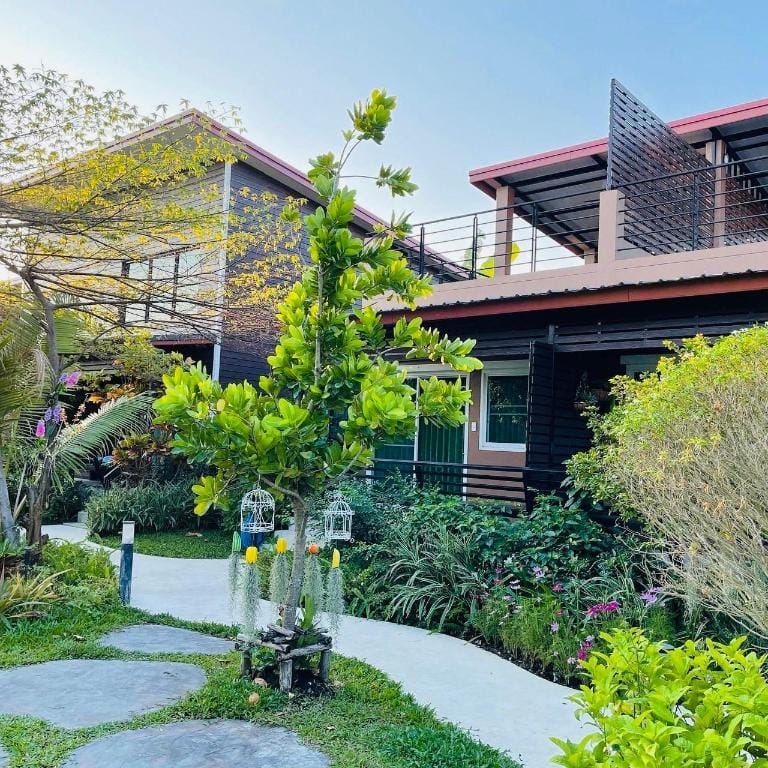 Baansuanklaikrung Bangkachao Vacation rental in Bangkok
