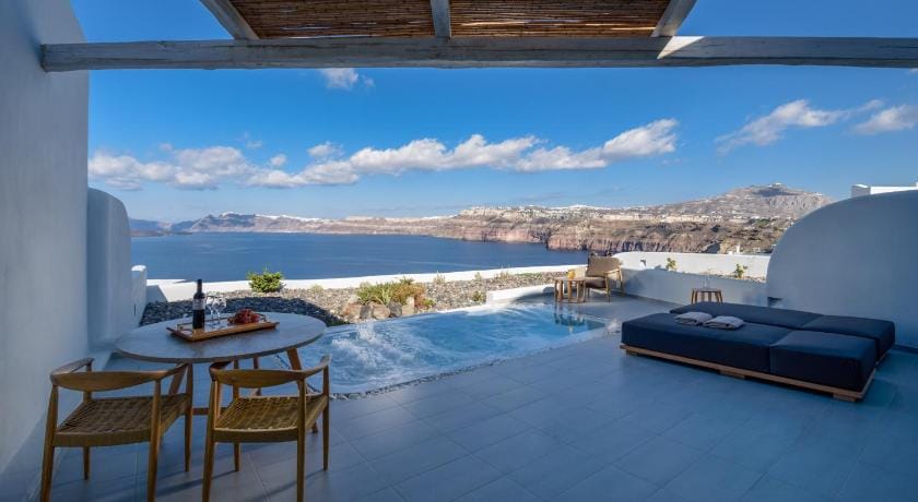 Avatar Suites Bed and Breakfast in Santorini