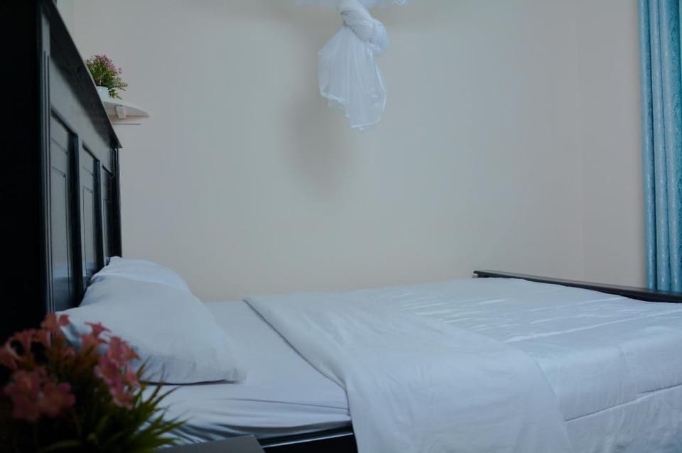 Two bedrooms, 1 bathroom close to the airport Vacation rental in Uganda