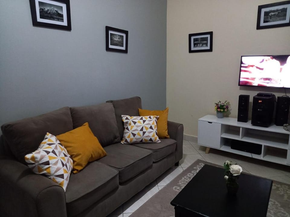 Peony Homes. Close to town, Malago & Acacia mall.  Apartment in Kampala