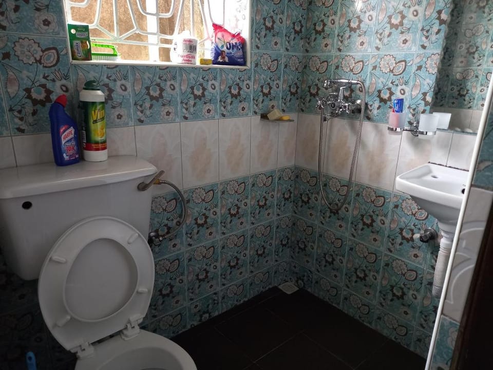 Peony Homes. Close to town, Malago & Acacia mall.  Apartment in Kampala
