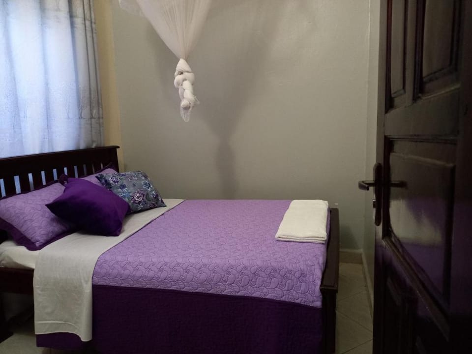 Peony Homes. Close to town, Malago & Acacia mall.  Apartment in Kampala
