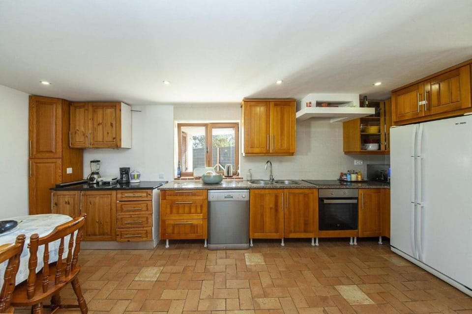 H-Vale dos Homens Beach Room Guesthouse in Aljezur Vacation rental in Faro District