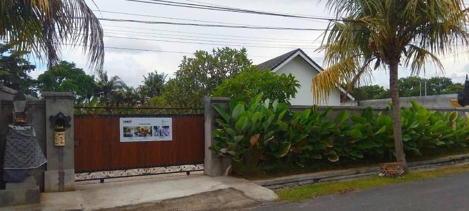 Tamiu Guesthouse at Desa Wisata Keramas Near Keramas Surf Beach Bed and Breakfast in Blahbatuh