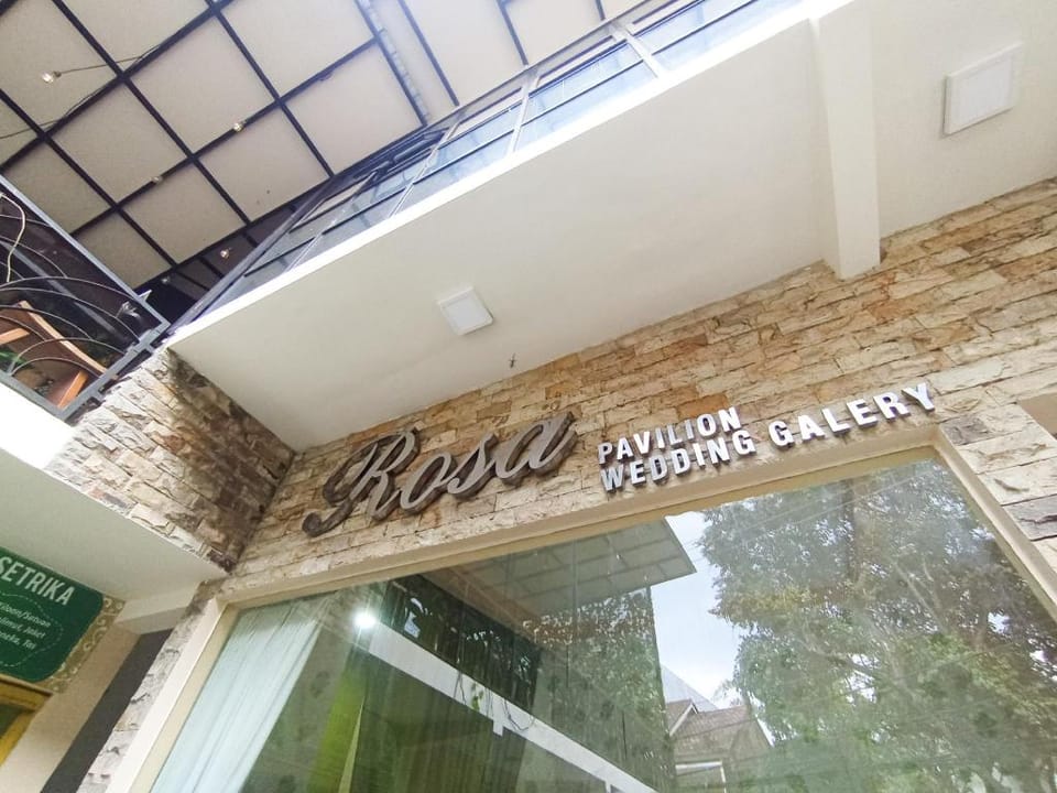 Rosa Pavilion Syariah near UMM Redpartner Hotel in East Java