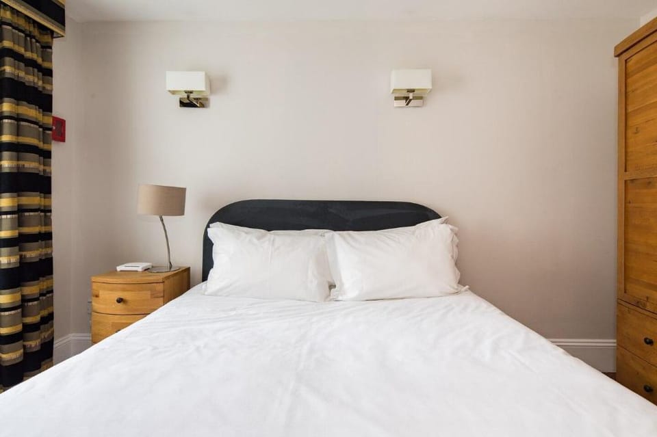 Contemporary apartment with a private entrance Apartment in London Borough of Islington