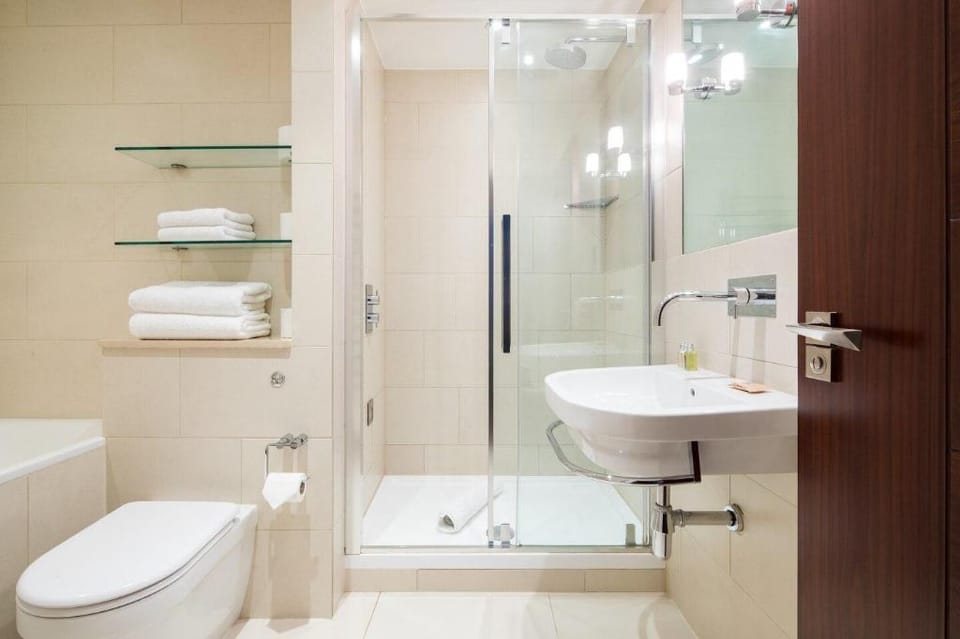 Contemporary apartment with a private entrance Apartment in London Borough of Islington