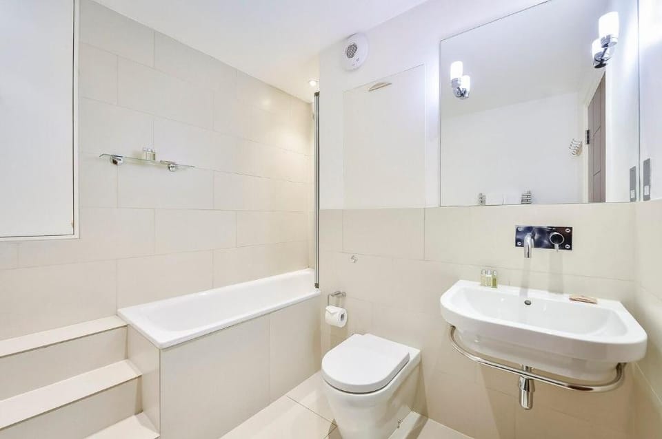 Premium serviced apartment in historic Bloomsbury Apartment in London Borough of Islington