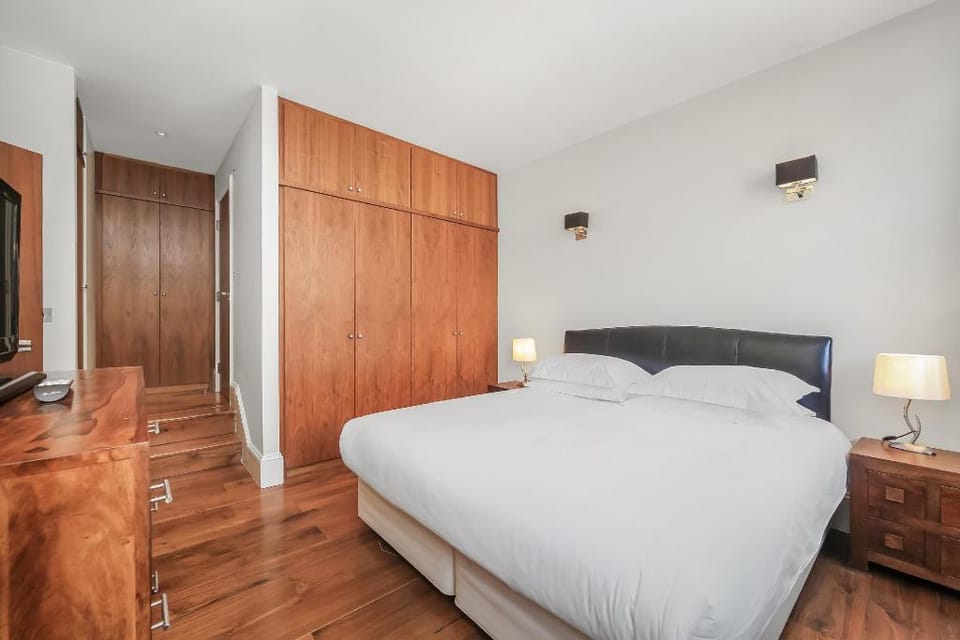 Spacious 3 bedroom apartment with terrace Apartment in London Borough of Islington
