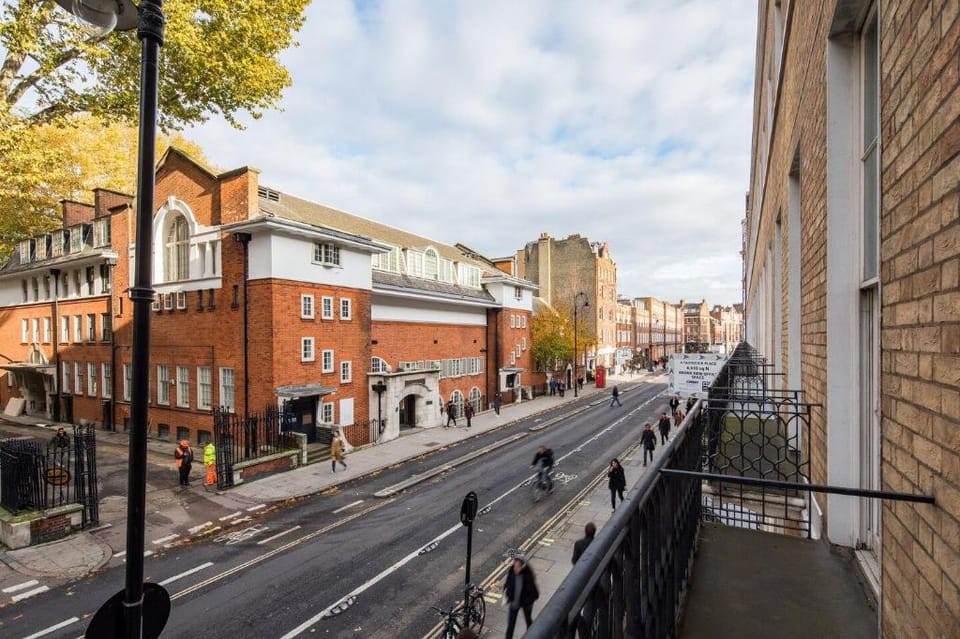 Majestic one bedroom apartment with balcony Apartment in London Borough of Islington