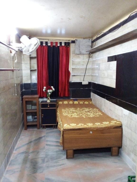 A1 Ladies Guest House Vacation rental in Kolkata