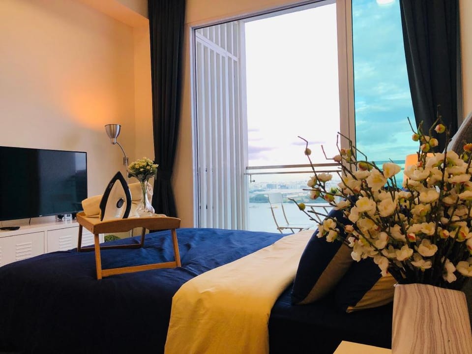 Paragon Suite, Sunflower Suite by Antlerzone Apartment in Johor Bahru