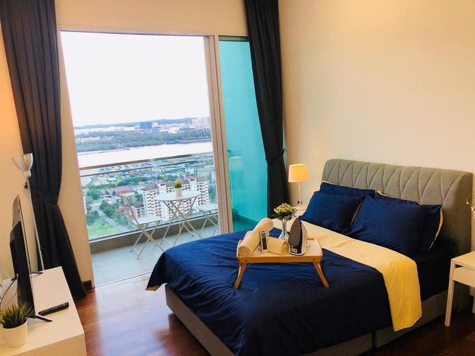 Paragon Suite, Sunflower Suite by Antlerzone Apartment in Johor Bahru