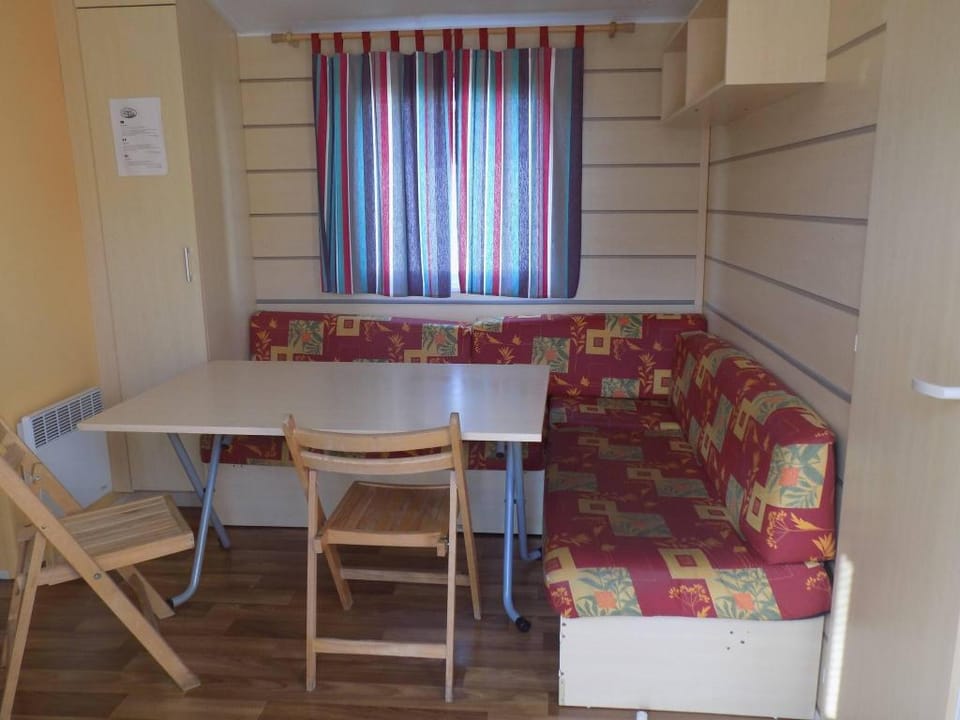 Natur Camping Bungalow T3 - 6 Vacation rental in Santarém District, Portugal