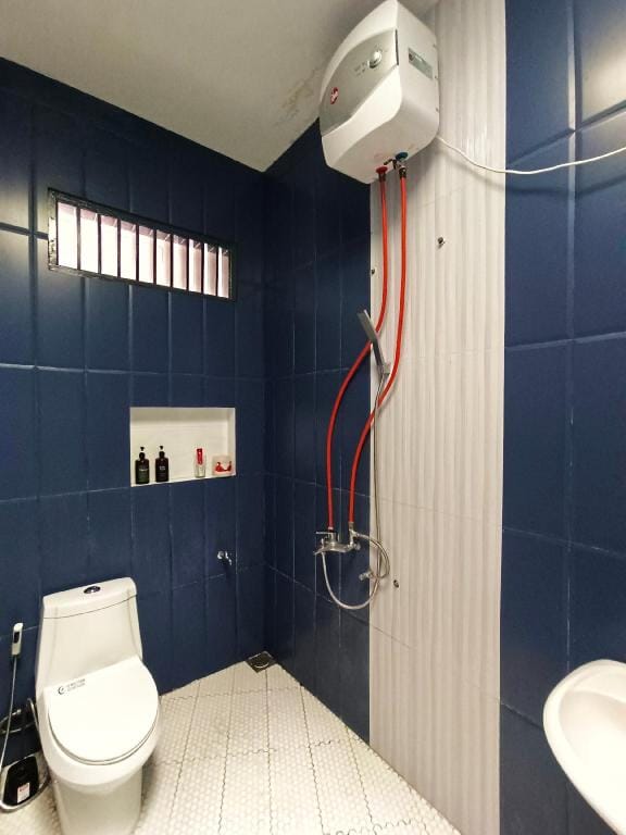 Rumah Tropis di tengah kota Medan Vacation rental in Indonesia