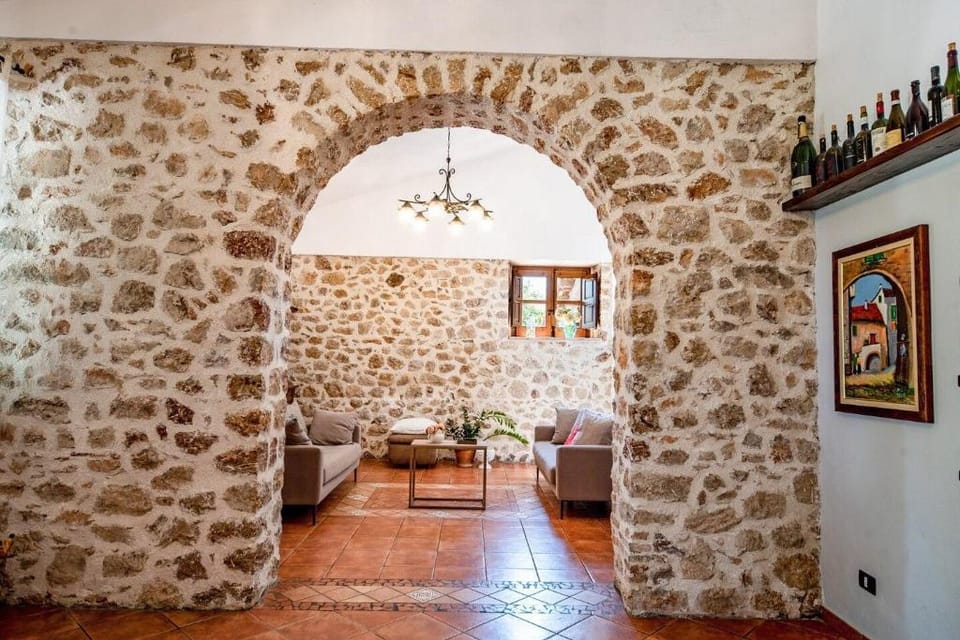LA COLLINA DEI NEBRODI villa with breakfast Villa in Sicily