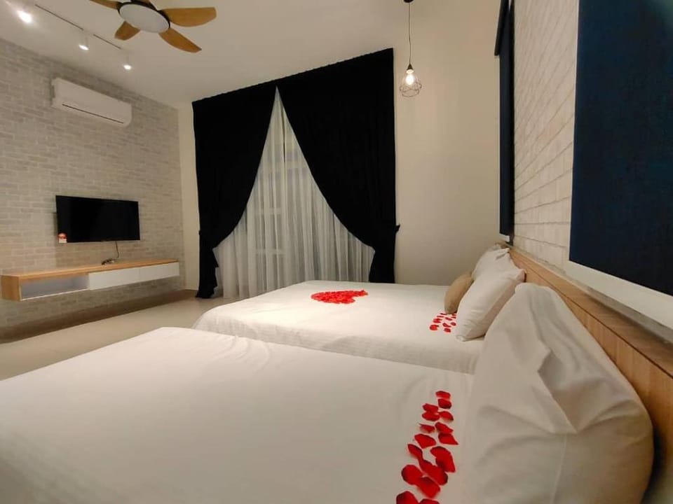 Desaru Homestay-EvaVilla KTV Premium Yolo Resort Vacation rental in Johor