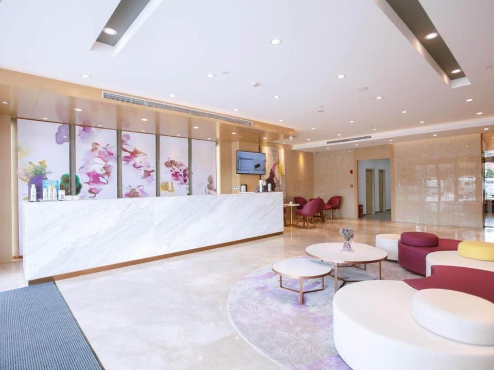 Lavande Hotel Shenzhen Pingshan High-Speed Railway Station Hotel in Shenzhen