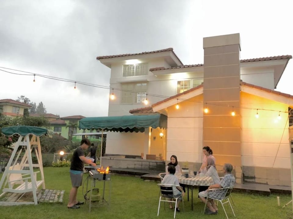The Woodhill Villa Kota bunga by Citrus house Villa in West Java