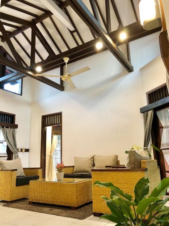 Citrus Garden Villa 2 ( 3BR) -near exit toll Bogor Villa in West Java