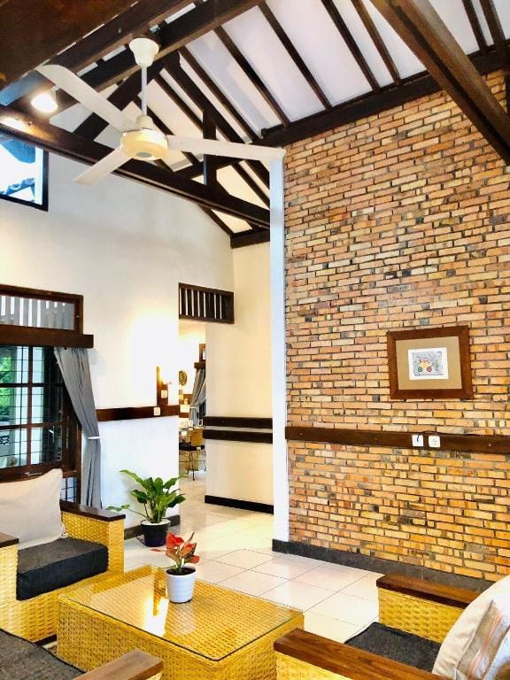 Citrus Garden Villa 2 ( 3BR) -near exit toll Bogor Villa in West Java
