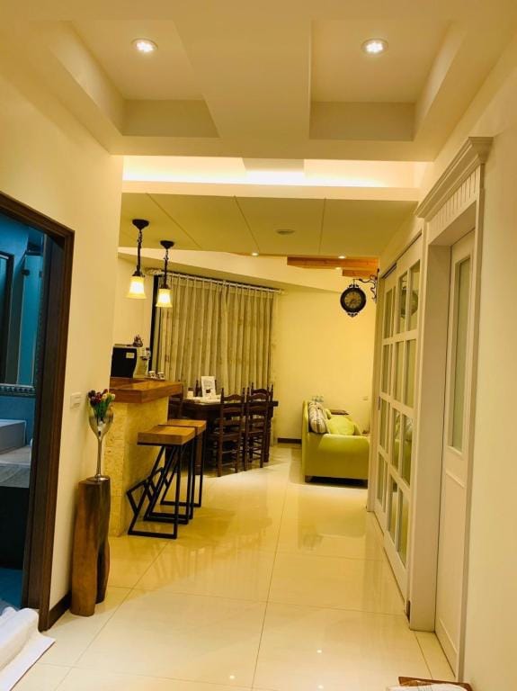 Hi, limited to one group of guests per day. Apartment in Kaohsiung