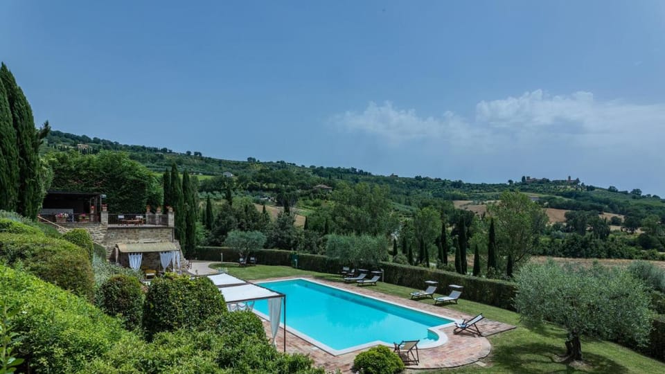 IL BORGO 16, Emma Villas Villa in Umbria