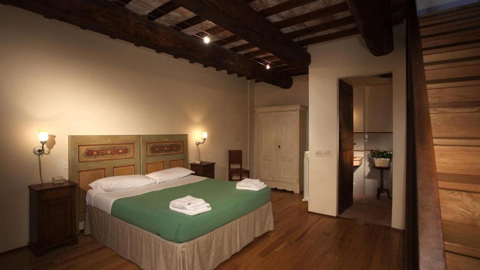 IL BORGO 16, Emma Villas Villa in Umbria