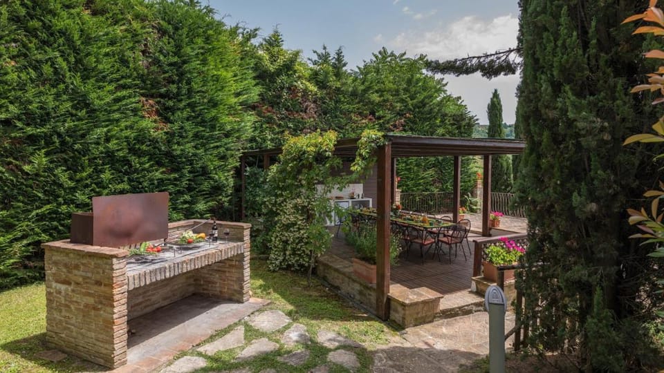 IL BORGO 16, Emma Villas Villa in Umbria