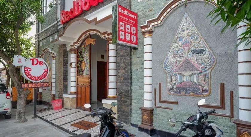 RedDoorz near Stasiun Purwosari Hotel in Special Region of Yogyakarta