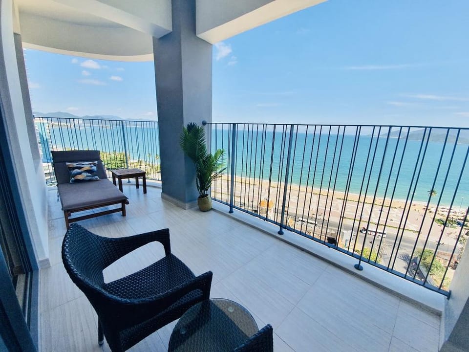 Hanah Panorama - Sea View Apartment in Nha Trang