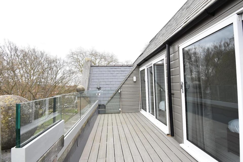 Deluxe 2 Bedroom Apartment Apartment in London Borough of Ealing