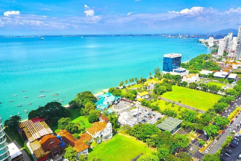 Fantastic Seaview 2B2R #BigSmartTV#Netflix #Gurney Apartment in George Town